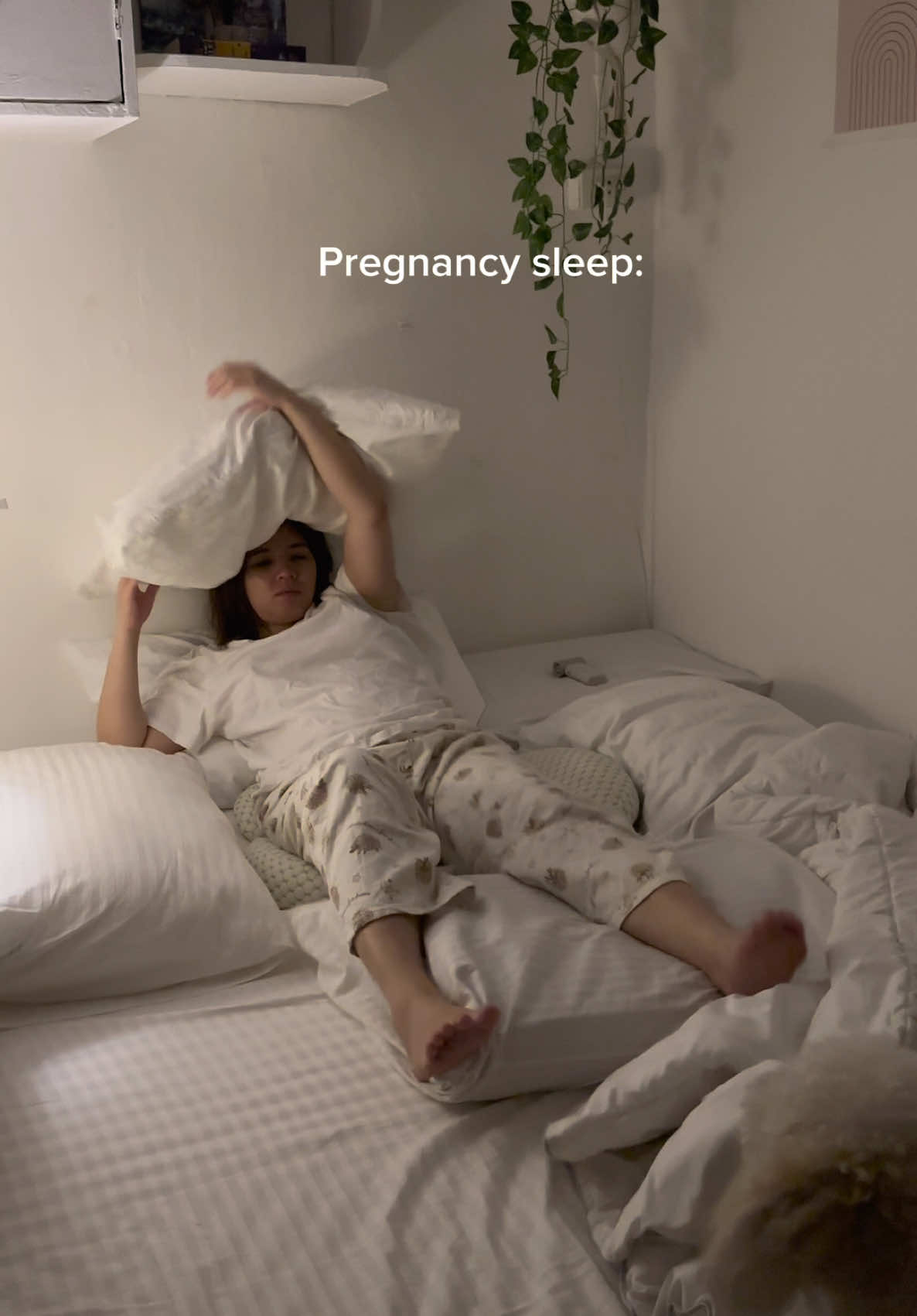 being comfortable is no longer an option🥲 #pregnancy #firsttimemom 