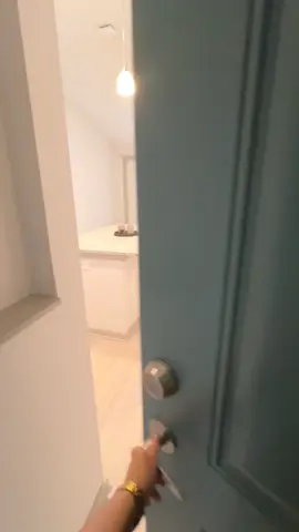 Shoreline (1 bed x 1 bath) tour!  All fourth floor apartments have tall vaulted ceilings 🤩 #orlando #orlandoflorida #winterparkfl #orlandoapartments 