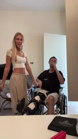 שרופה ומכורה לנכה שלי שחזר אלי היוםם!! הגיבו לעוד סרטונים מהדואו המוצלח!!🪬❤️🙏🏻🤞🏼🚘💪🏼  #עושהלויוםכיף #אחותאומטפלת #אוטוחברות #רולנדו 