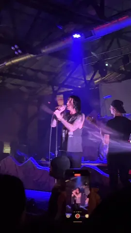 🖤 #sleepingwithsirens #sws #letscheerstothis #sanantonio 