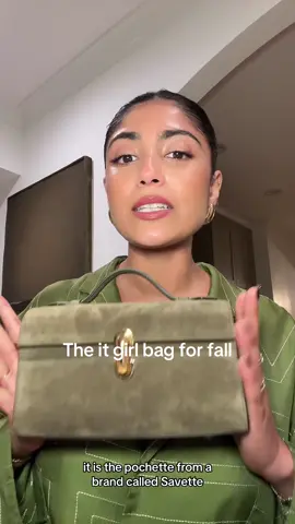 Trust me, this is the it girl bag for fall #lookexpensive #howtolookexpensive #styletips #itgirlbag #luxurybag #fallfashion 