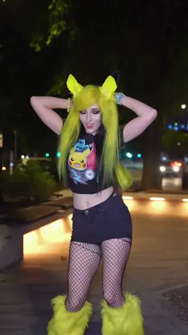 I just wanted to show off the lil Pikachu tail wag!! Eeee look at ittttt