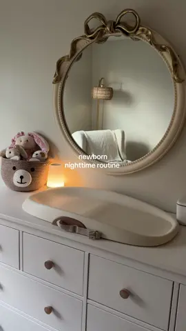 newborn nighttime routine 🫧🛁🍼🤍 #newborn #newbornbaby #nighttimeroutine #nightroutine #bedtimeroutine #bathtime #newmom #firsttimemom #MomsofTikTok #momlife #momtok @Frida Baby and Frida Mom @vivviandbloom @Pampers @Baby Gap 