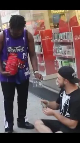 When Don Toliver was in NYC handing out CDs of his music before his success 💿🔥 | #dontoliver #newyork #raptok #drezzyjrchamp 