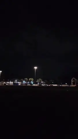 #CapCut الحمد لله على كل حال. مهما يكن هذا الحال خانقًا ومرًا وصعبًا موجعًا.. الحمد لله هو يخلق ما يشاء ويختار.