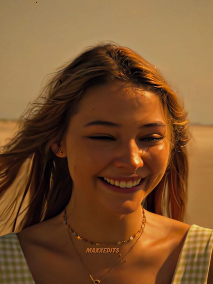 SEASON 4 COMING OUT TOMORROW!! SO HYPED, I CAN'T WAIT!!! #fyp #madelyncline #madelynclineedit #foryoupage #outerbanks #obx #glassonion #sarahcameron