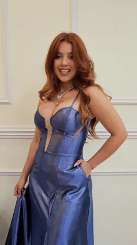 Un vestido que te hará destacar en cualquier evento. 👗 Corte princesa, tela de moda y un toque de elegancia para una noche inolvidable. #Miakhalessiperu #modafemenina #colombia #ecuador #comprasenlinea 