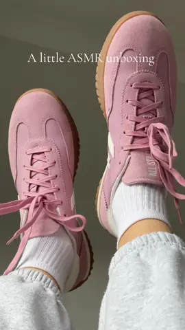 The new @Converse ANZ Run Star Trainers colors are too good  #unboxing #asmrunboxing #converse 