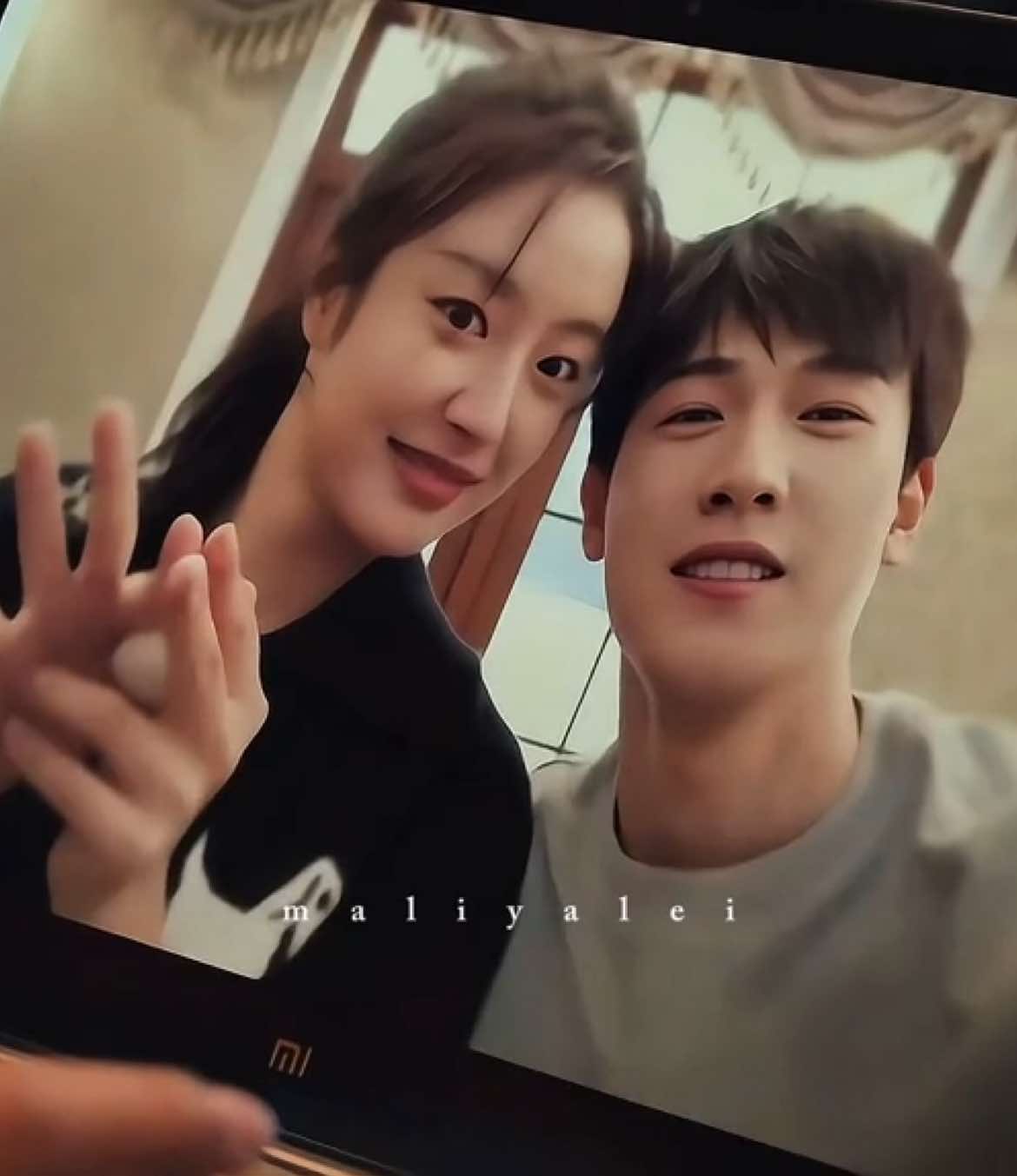surely they still missed each other especially seeing all the memories they shared - and its still hurts and haven't moved on😔❤️ #gobacklover #gobacklovercdrama  #xuruohan #liyunrui #cdrama #fyp #gobackloverep3 