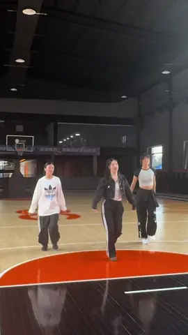 Choreo by me !! 🫢 #newwoman #lisa  #dance #choreography 