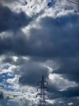 আচ্ছা আমাকে না দেখতে পেলে তোমার কি মন খারাপ হয়?  আমার সাথে কথা বলতে না পেরে কখনো কি নিজেকে একা লাগে? তোমারও কি কখনো ইচ্ছে হয়েছে আমার হাতে হাত রেখে পায়ে পা মিলিয়ে দু কদম স্বপ্নের পথে হাঁটতে? আমার ভীষণ ইচ্ছে হয় জানো! আমার ইচ্ছে হয় আমি মুগ্ধ হয়ে অপলক তোমায় দেখি, তোমার মেঘ কালো চুল গুলো ছুঁয়ে দিতে ইচ্ছে হয় ভীষণ। যদি পারতাম,. কোনো বাঁধনে যদি তোমায় বেঁধে রাখা যেতো তবে তোমাকে রেখে দিতাম প্রতিক্ষণ , আজীবন আমার করে। ভাবনার দিনশেষে তুমি ভীষণ দূরের মানুষ,  তুমি দূর আকাশের তাঁরা, আমি তোমায় কাছে চাইলেও দূরের মানুষ তুমি দূরে দূরেই থাকো।#fouryou #foryoupage #music #trending #lyrics #plzunfrezemyaccount #its_yors_alamin #bd_editz_society 