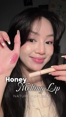 Quá ziệu quá mê, lả lướt mlem trên môi lunn 🧚🏻‍♂️ #mlemlip #fruitmakeup #honeymeltinglip 