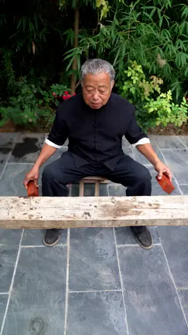 The mantis head mortise and tenon technique in Chinese mortise and tenon art, where two pieces of wood are connected and seamlessly sewn together#Mortiseandtenonstructure