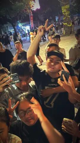 Tui như chìm đắm vào ánh hào quang