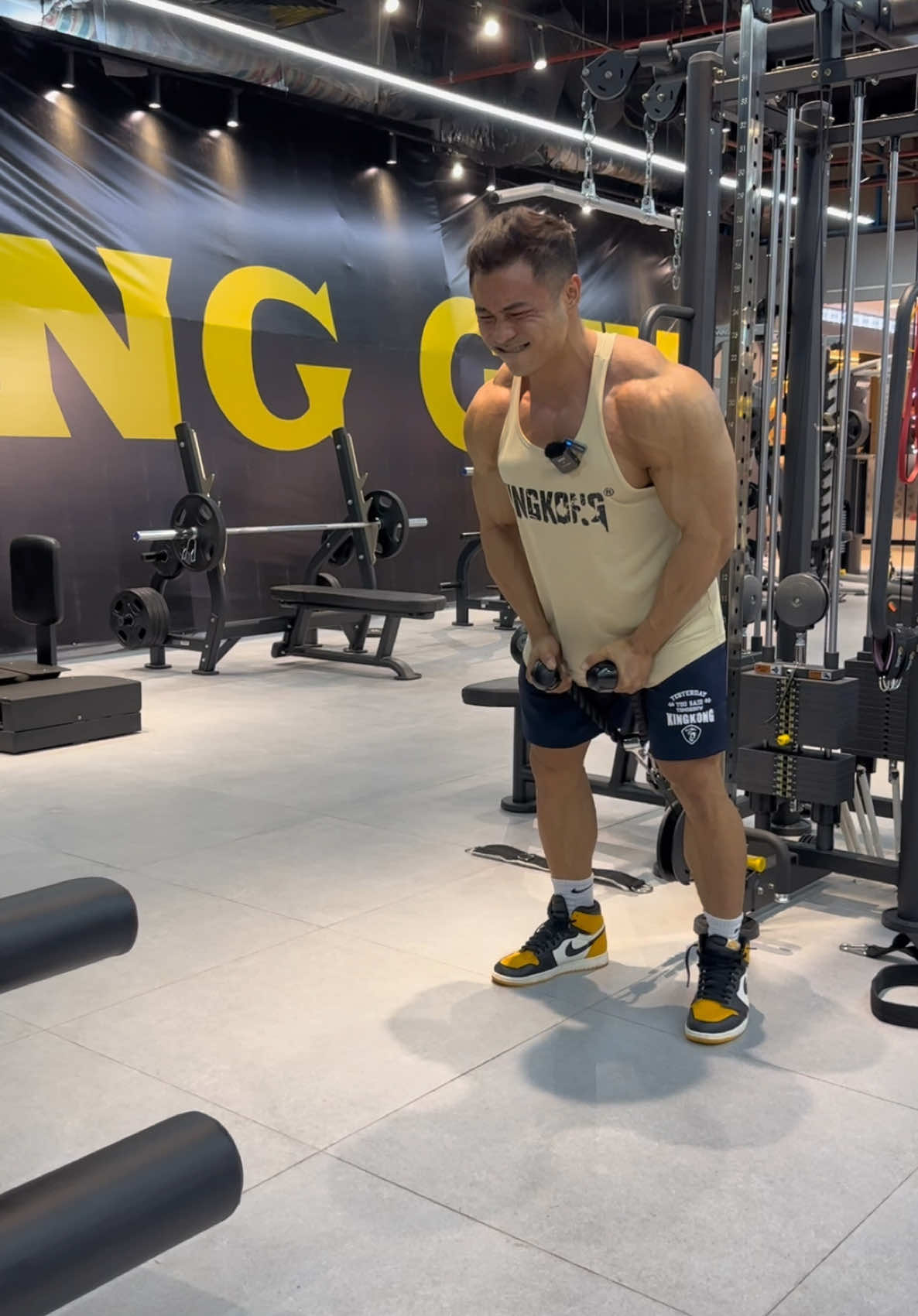 Nay có buổi vai - tay cùng @DANGBEOO ! Hóng clip posing của 2 ae không mn ??? #vietnampro🇻🇳 #roadtomrolympia #ifbbpro #Fitness #gym #menphysique 