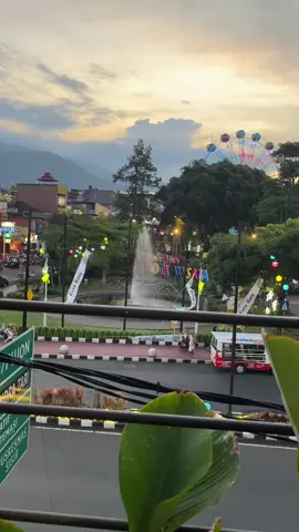 Punya Kenangan apa di Batu Bess ?? 😍 #สปีดสโลว์ #สโลว์สมูท #batu #batumalang #batumalangjatim #alonalonbatu #malang #malanghits #malang24jam #wisatabatu #wisatabatumalang #bns #jatimpark1 #lovestory #xyzabc #masukberanda #fyp #viral 