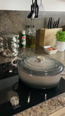 unbox with me my Le Creuset oval dutch oven in the color flint😍 (31cl) #lecrueset #dutchoven 