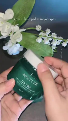 Suka bgt dg hasilnya buat kulit wajahku yg kering ini jd auto lembab, glowing dan kenyal😍✨ @Breylee.id #breylee #breyleeteatree #skincare #exfoliating #pelembabwajah 