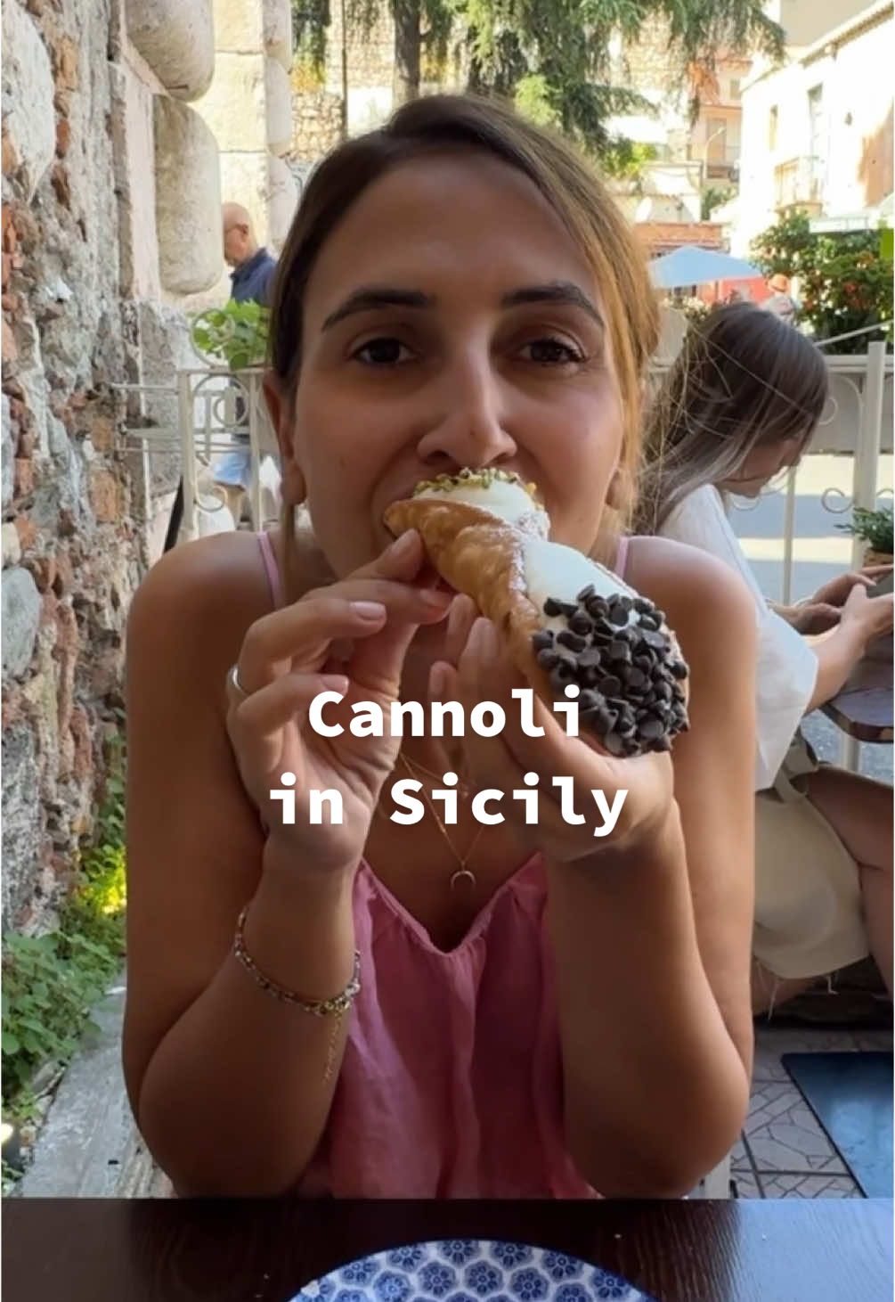 Only in Sicily where your Cannoli are always made fresh to order.. Keeping them nice and crunchy on the outside with the yummiest creamy ricotta filling 😋😋😋😋😋 The only way they should be eaten right  😜  Have you tried cannoli in Sicily??? If you want to try my fun spin with a cannoli dip, click the link in my Bio and it takes you straight to the recipe ❤️ https://cookingwithayeh.com/cannoli-dip/ #cannoli #sicily #italianfood #italia #cannolo 