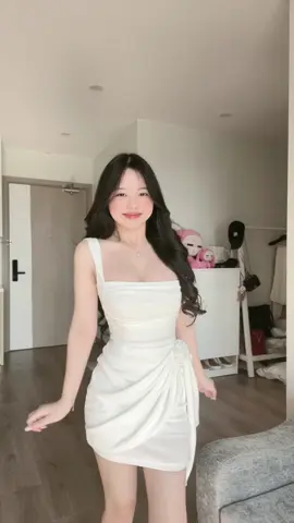 Váy nào diện đi ăn cưới nyc là đẹp nhất nhỉ 🙄