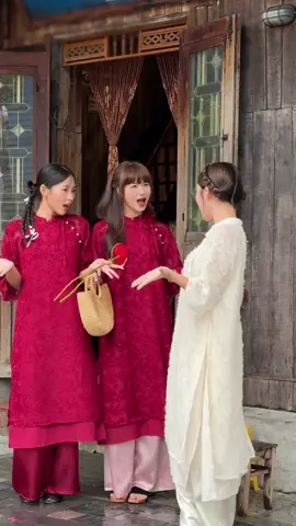 Phóng đến 30 Tết lunggg đc hămmm😜🙌🏻✨🧧🧧🧧 #aodaitet #aodaihavana #chuphinhtet #fitcheck #havanadanang #fypシ゚viral #nccdanang #OOTD #moingaymotoutfit