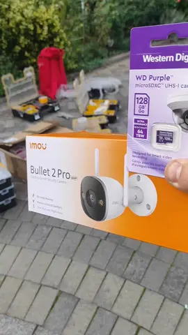 Вулична Wi-Fi циліндрична відеокамера з ІЧ підсвічуванням IMOU IPC-F46FEP. Bullet 2 Pro 4MP забезпечує 4-мегапіксельний моніторинг в реальному часі з високопродуктивним об'єктивом 2,8 мм F1.6. Він підтримує чотири режими нічного перегляду для чотирьох зображень навіть у додатковому часі. Металевий корпус з класом захисту IP67, так що камера може використовуватися на відкритому повітрі в різних погодних умовах. Завдяки вбудованому прожектору та сирені потужностю 110 дБ, Bullet 2 Pro 4MP може активно відпугувати небажаних відвідувачів від того, що вам дорого.  #prosecurityspace #відеоспостереженнярівне #ip #cctv #відеонаглядрівне 