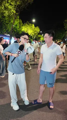 Đi xem ghép đôi gặp Anh chú giám đốc tìm người tam hợp #vyhoang #vyhoangmc #spxentertainment #phodibo #phongvangioitre #phongvan #ghepdoi