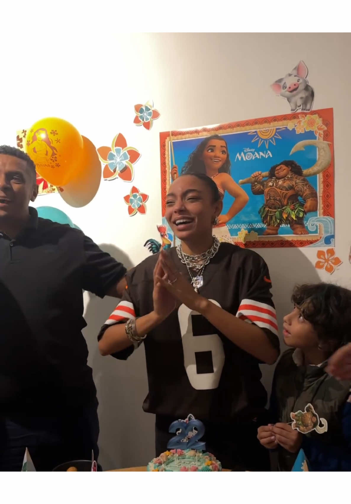 Ela feliz 🤍 #anygabrielly #anygabriellyofficial #birthday 