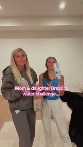 Ells slap at the end 🤣💕🫶🏼 #hurricane #milton #MomsofTikTok #momanddaughter #waterchallange #funny #mom #daughter #teen #preppy 