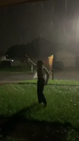 Florida teenager being HIM!! #hurricane #florida #teenager #rain #dancing #michaeljackson #milton #fyp #raindance #hurricanemilton #floridalife 