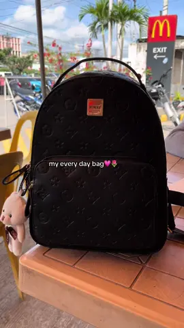 my favorite everyday bag!! #bag #backpack #howru #black #leather 