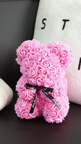 The rose bear is so cute🎀💕💝🥰#gift #tiktokshopping #tiktokshop #flowers #roses #bear #pink 