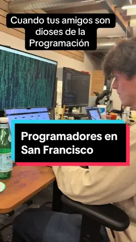 Cuando trabajas al lado de genios de la programación. #programador #programacion #programadores #trabajoprogramador 