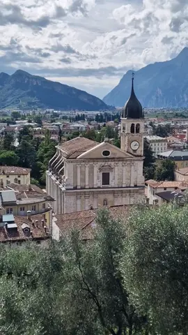 🌟Arco, nestled near Lake Garda in the Trentino region, is a haven where rugged cliffs, ancient castles, and lush gardens blend into a landscape of serenity and adventure. 🇮🇹 #italy #italia #trentino  #tiktoktravel #lagodigarda 
