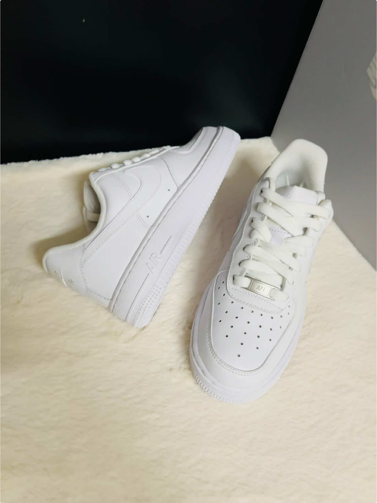 🦢Nike Air Force 1 Low ‘07 “Triple White” (W) DD8959-100 #vago24h #sneakers #nike #AF1 #AirForce1 #reels #shorts #fyp #unboxing #NikeAirForce1Low07TripleWhite