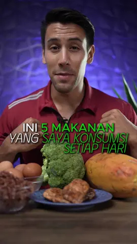 Ini 5 Makanan yang saya konsumsi setiap hari untuk badan saya dan hidup sehat✅ 1. Nasi Merah -Favorit sumber karbonhidrat saya tinggi serat sehingga membuat kenyang lebih lama dari pada nasi putih✔️ 2. Dada ayam- tinggi protein, rendah lemak salah satu sumber protein terbaik✔️ 3. Telur - selain sumber protein juga sumber lemak yg baik mengandung HDL kolesterol yg baik Vitamin dan Mineral✔️ 4. Sayur- Favorit saya Bayam dan Brokoli tinggi serat, vitamin dan mineral lalu rendah kalori✔️ 5. Papaya - salah satu buah dengan kandungan kalori dan gula paling rendah lalu tinggi serat, vitamin, mineral, antioxidant dan bagus untuk pencernaan✔️ Intinya hidup sehat tidak harus ribet dan mahal✅ Please share Video ini dalam storymu✔️supaya lebih banyak orang tahu manfaat untuk kesehatan dari 5 Makanan ini👍 #dietsehat #makanansehat #tipsdiet #olahraga #cemilansehat #ayam #buah #telur #sayur #edukasi #kesehatan #hidupsehat #tipssehat 