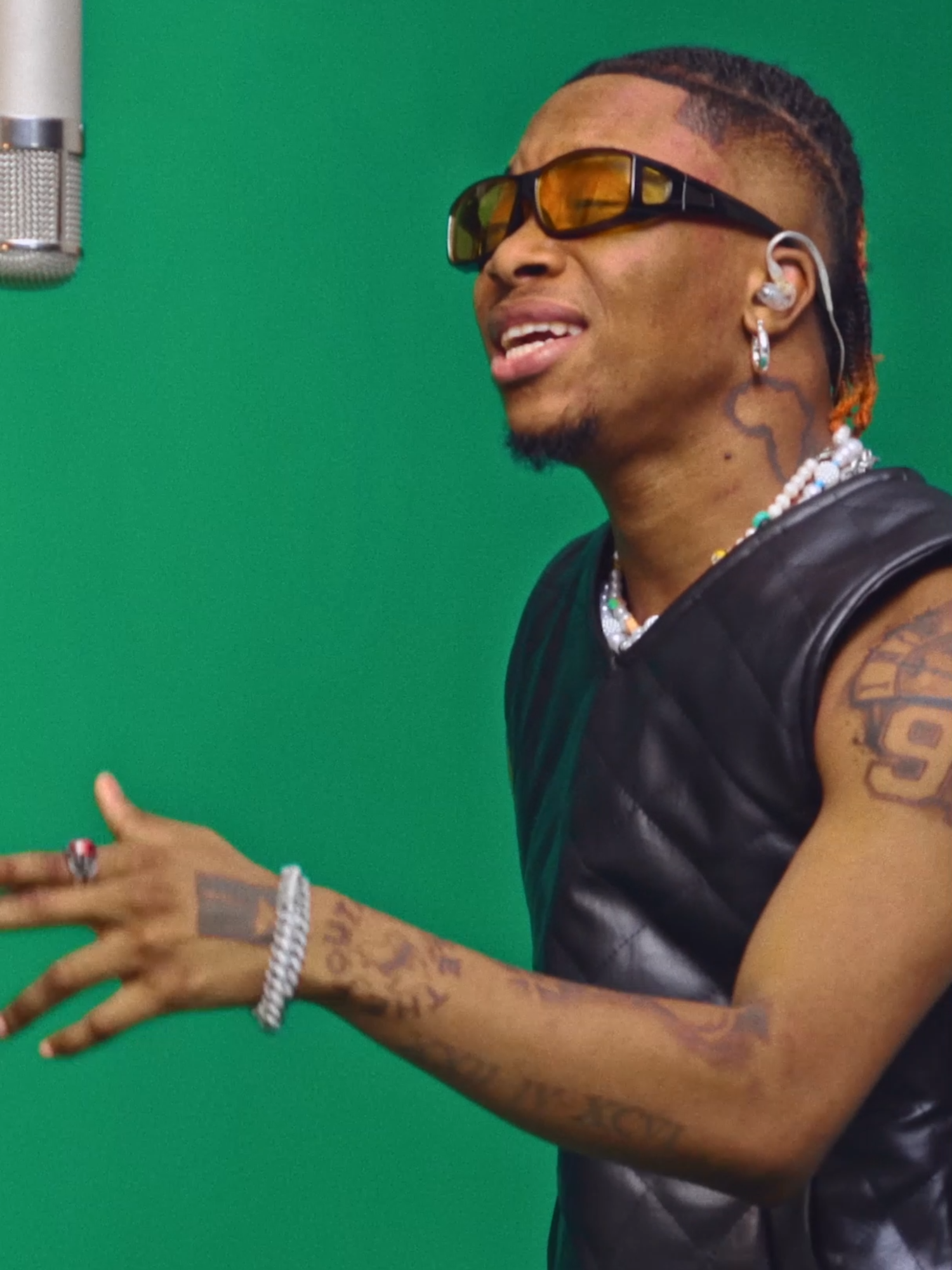 Are you ready for the #weekend? @oxladeofficial - KU LO SA | A COLORS MOMENT #kulosa