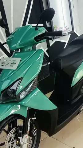 done repaint body vario karbu alien green . . #vario #repaint #repaintvelg #repaintbody #restorasimotor #fypシ #fypdonggggggg #variokarbu #vario110karbu 