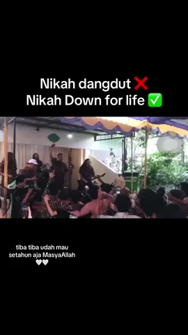 boleh cerita keseruan pernikahan kalian dikomen 🥰🥰