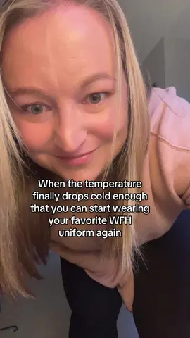 @aerie cozy sweetshirt gang 🙋🏼‍♀️ #wfh #wfhlife #remotework #wfhfit #workfits
