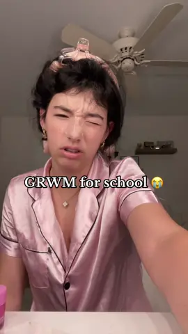this was very chaotic 😅😅 #grwm #grwmforschool #heatlesscurlsgirl #heatlesscurls #overnightcurls #thinhair #fyp #crying #help 