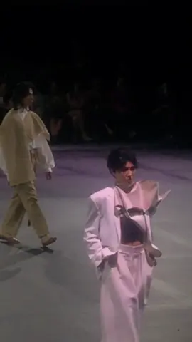 #nadinelustre for Rajo Laurel's Rajoman at the#bysfashionweek2024 . (🎥: angeldinapo/IG) 