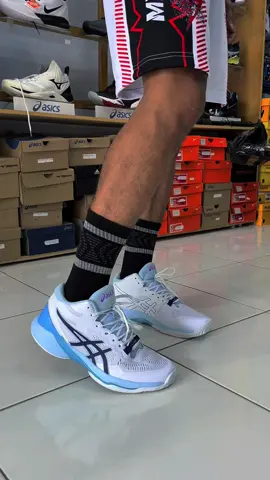 GANTENG PARAH SKY ELITE PUTIH TOSKA #ASICS  #VOLLYPONOROGO  #VOLLYTRENGGALEK  #fypシ゚viral  #fyppp 