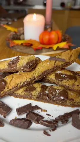 Kolasnittar med inbakad mjölkchoklad 🤎🍂 🌧️ 🕯️ 