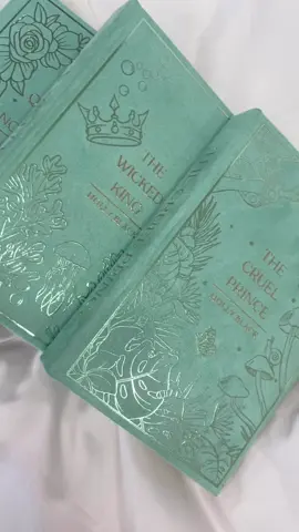 The Cruel Price by Holly Black rebinding 👑 🐍 🐠  #bookbinding #BookTok #rebinding #thecruelprince 