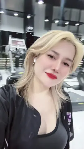 Săn U30 người ta gọi là săn gì nhỉ ??? #chịtócvàng87 ##fyp #fypシ #xuhuong #tiktok #cap #caphay #pln #phale #phalenguyen #phalenguyenbd #stt #live #girlchiến😎 