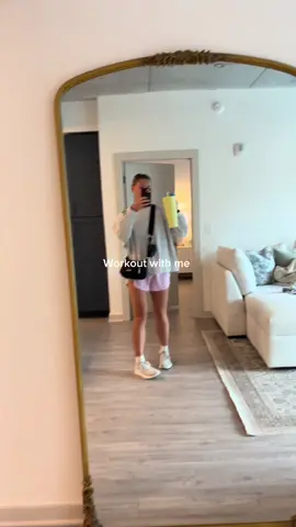 Workout with me 🏋️‍♀️🏃🏼‍♀️ Leg day action #workoutroutine #workoutplan #workoutmotivation #workoutsoftheweek #weekofworkouts #lowerbodyworkout #legdayworkout 