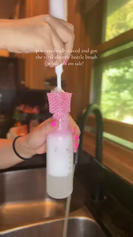 THROW OUT YOUR BOTTLE BRUSH RIGHT NOW!!!! this is your sign to stop wasting money and time on bacteria hoarding bottle brushes and finally get the electric bottle scrubber from Mommed! Your wrists will thank you later! These always sell out AND theyre currently on sale!! Theres no better time to get yours than RIGHT NOW! Hurry before they’re gone!  #momhack #parenthack #cleaninghacks #mommymusthaves #newbornessentials #newbornmusthaves #electricbottlebrush #bottlebrush #mommed #TikTokShop #babyregistry #newmomtips #newmom #babythings #bottlecleanhack #bottlecleaninghacks #cleaninghack #sterilizer #bottlesterilizer #momfinds #sahm #MomsofTikTok #momtok #fyp #momhacks #babybottle #mommusthaves