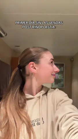 Está muy hinchada aún jeje pero ya me siento a gusto de perfil❤️‍🩹