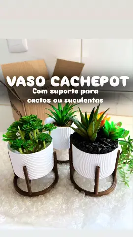 Vou deixar o ID nos comentários  Cactos, Suculentas, Vasos Cachepot, Porcelanas, vasos decorativos, home Decor #cactos #suculentas #vasos #vasoscachepot #vasosdecorativos #decoracao 
